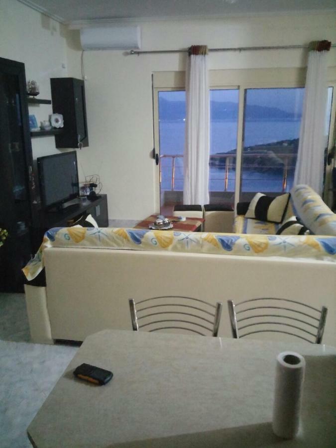 Cozy Sea Apartment Sarandë Buitenkant foto